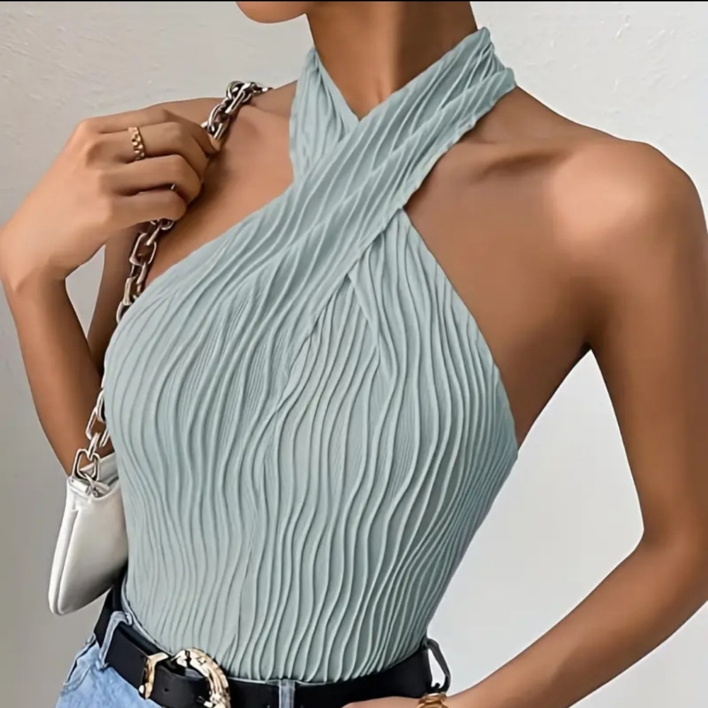 Ripple Keyhole Halter Top